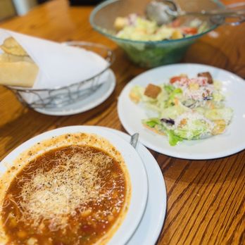 Olive Garden Italian Restaurant - Soup, salad & Breadsticks - Italian Near Me - Dover, Delaware Olive Garden Italian Restaurant - Soup, salad & Breadsticks - Italian Near Me - Dover, Delaware
