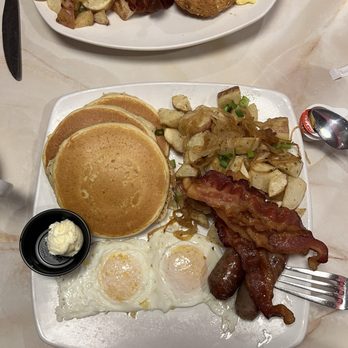 Silver Diner - Lumberjack - Diners Near Me - Glen Allen, Virginia