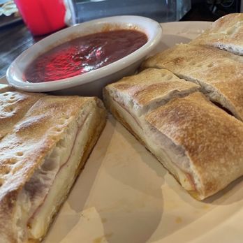 Gino's Italian Restaurant - Pizza Near Me - Oviedo, Florida