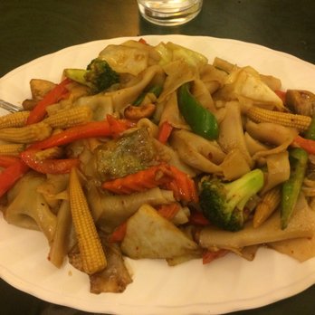 Thai Touch Kitchen - Pad cashew noodles - Thai Near Me - Pittsburgh, Pennsylvania