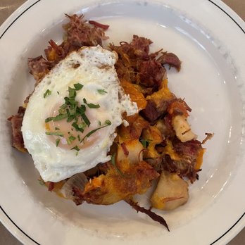 The Beehive - Corned Beef Hash - American Near Me - Boston, Massachusetts The Beehive - Corned Beef Hash - American Near Me - Boston, Massachusetts