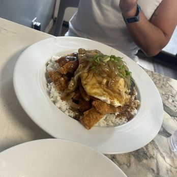 Da Kitchen Maui - Loco Moco with katsu - Hawaiian Near Me - Kihei, Hawaii