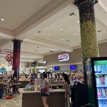 EddieWorld - Snacks galore! - Service Stations Near Me - Yermo, California EddieWorld - Snacks galore! - Service Stations Near Me - Yermo, California