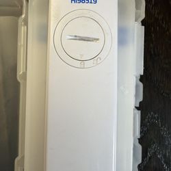Big River Pets - Clearly it's not new ! Scratches all over and won't turn on even with a brand new battery . No wonder they wanted to get rid of it .