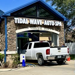 Tidal Wave Auto Spa - Entrance to wash bay