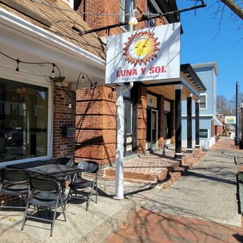 Luna Y Sol Mexican Restaurant - The entrance from main street. - Mexican Near Me - Moorestown, New Jersey Luna Y Sol Mexican Restaurant - The entrance from main street. - Mexican Near Me - Moorestown, New Jersey