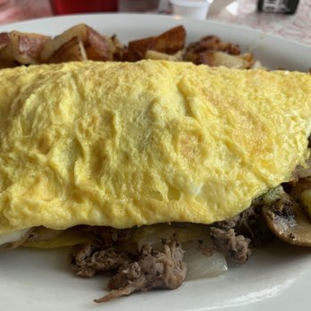 Brant Rock Hop - Steak Bomblette! Perfectly seasoned steak/peppers/onions and melty cheese. LOVED! - Breakfast & Brunch Near Me - Marshfield, Massachusetts