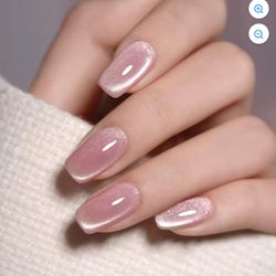 Salon 109 - Cat eye manicure