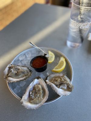 Lee's Pint & Shell by null