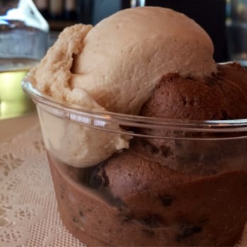 Nonna Bartolotta's - Biscotti and Chocolate Oreo Crunch gelato - Italian Near Me - Milwaukee, Wisconsin