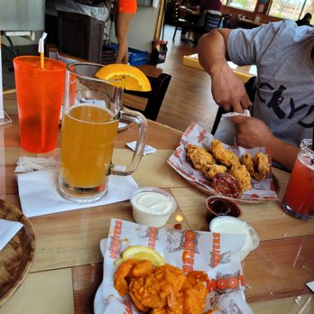 Hooters - Sports Bars Near Me - Schaumburg, Illinois