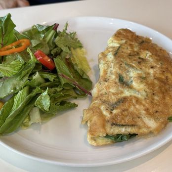 Cafe Terrasse - Spinach and Feta Omelette - Breakfast & Brunch Near Me - Los Angeles, California