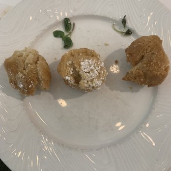 The Centurion Lounge - Apple fritters - Airport Lounges Near Me - Dallas, Texas