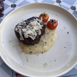 Filet mignon with truffle
