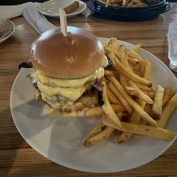 Applebee's Grill + Bar - American Near Me - Hawthorne, New York
