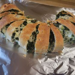 Luigi's Pizzeria - Spinach Rolls