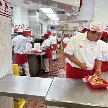 In-N-Out Burger - Fast Food Near Me - Mill Valley, California
