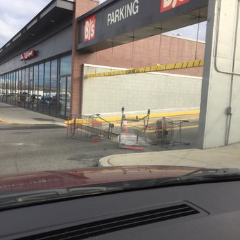 BJ's Wholesale Club - Your car front tire can literally get stuck in the hole and it would have to be pulled out. Not to mentioned you may get hurt. - Wholesale Stores Near Me - Brooklyn, New York BJ's Wholesale Club - Your car front tire can literally get stuck in the hole and it would have to be pulled out. Not to mentioned you may get hurt. - Wholesale Stores Near Me - Brooklyn, New York