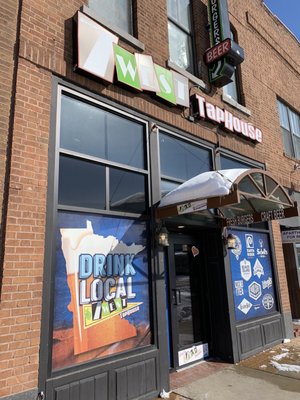 7 West TapHouse by null