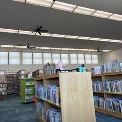 Bay Shore Library - Very clean and organized