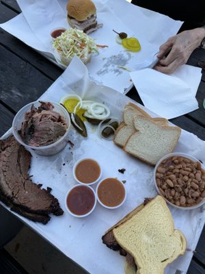 Brown's BBQ by null