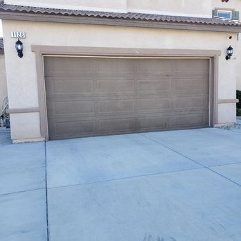 Sebas Electrical - Newly installed garage door fixtures - Electricians Near Me - Sylmar, California Sebas Electrical - Newly installed garage door fixtures - Electricians Near Me - Sylmar, California
