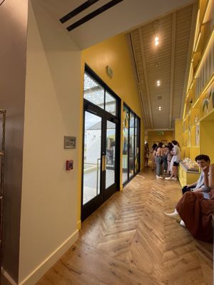 Kendra Scott Flagship by null