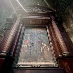 Sainte-Marie-Madeleine - The paintings are damaged and age-worn, the real thing.