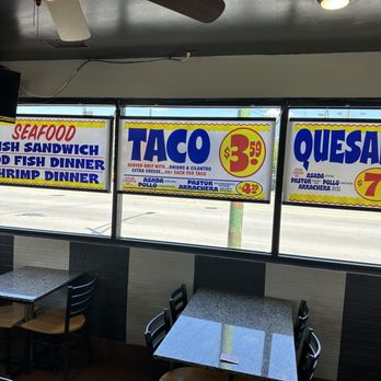 Nicky’s - Specials in window - Fast Food Near Me - Chicago, Illinois