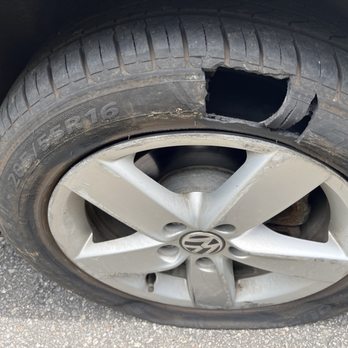 Quick Everetts Garage - Thanks for that tire, Perry! - Tires Near Me - Chattanooga, Tennessee Quick Everetts Garage - Thanks for that tire, Perry! - Tires Near Me - Chattanooga, Tennessee