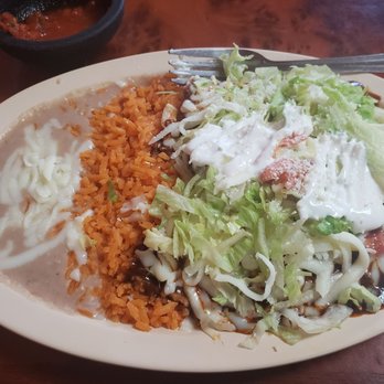 El Palmar - Chicken rojas enchiladas - Mexican Near Me - Waukesha, Wisconsin El Palmar - Chicken rojas enchiladas - Mexican Near Me - Waukesha, Wisconsin