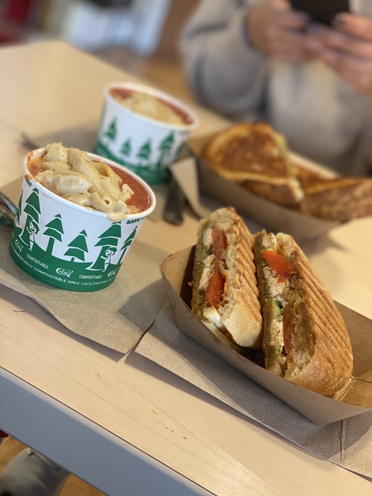 Food from Grilled Cheese Mania