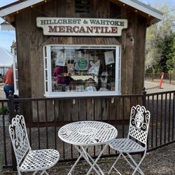 Hillcrest Christmas Tree & Pumpkin Farm - Tiny gift shop