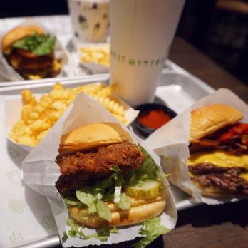 Shake Shack I-Drive - Ice Cream & Frozen Yogurt Near Me - Orlando, Florida Shake Shack I-Drive - Ice Cream & Frozen Yogurt Near Me - Orlando, Florida