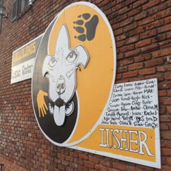 Villalobos Rescue Center - Sign on the front wall of the VRC building. Apparently done by a bunch of lusher students.