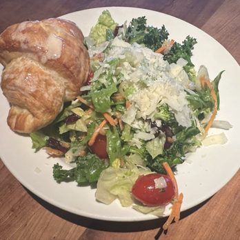 Cheddar's Scratch Kitchen - Salad - American Near Me - Colorado Springs, Colorado Cheddar's Scratch Kitchen - Salad - American Near Me - Colorado Springs, Colorado
