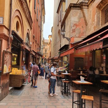 Via Pescherie Vecchie - Landmarks & Historical Buildings Near Me - Bologna, BO