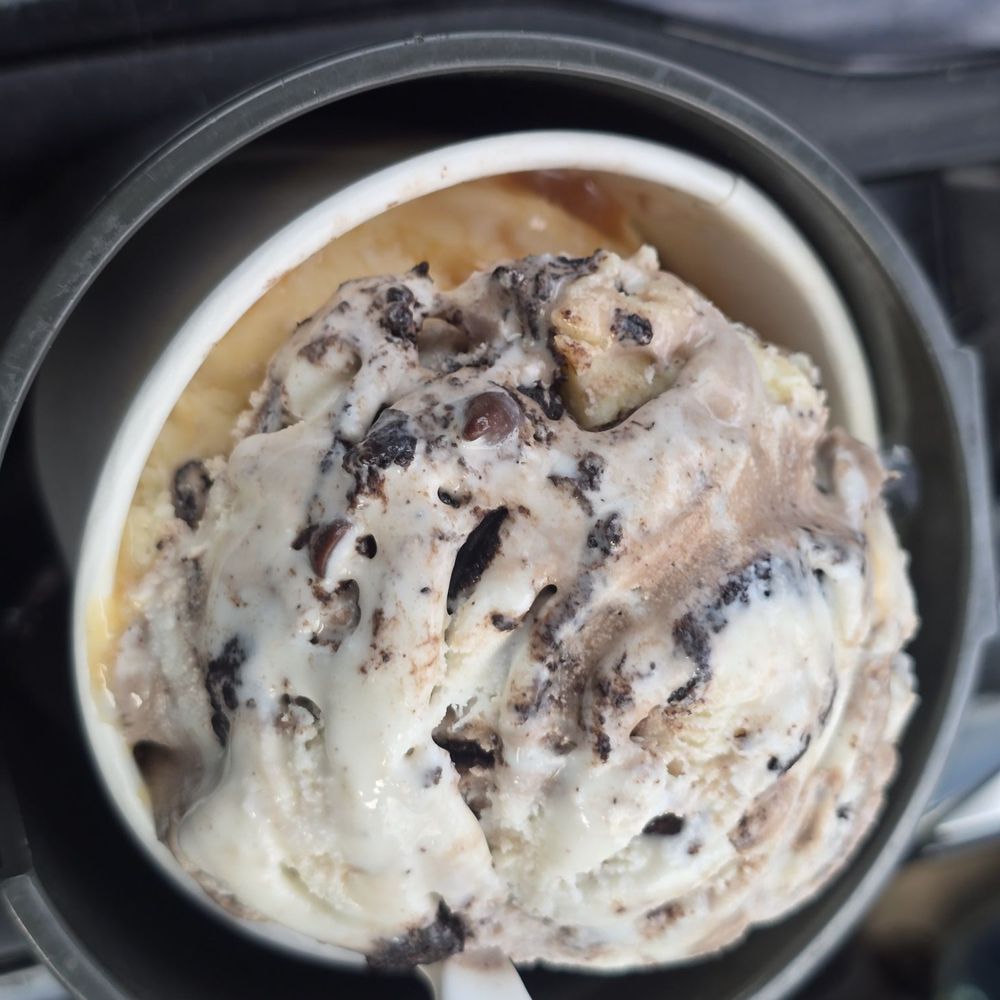 Baskin-Robbins - Double scoop: Chocolate Chip Cheesecake on the bottom and Caramel Turtle Truffle on top. - Ice Cream & Frozen Yogurt Near Me - Honolulu, Hawaii Baskin-Robbins - Double scoop: Chocolate Chip Cheesecake on the bottom and Caramel Turtle Truffle on top. - Ice Cream & Frozen Yogurt Near Me - Honolulu, Hawaii