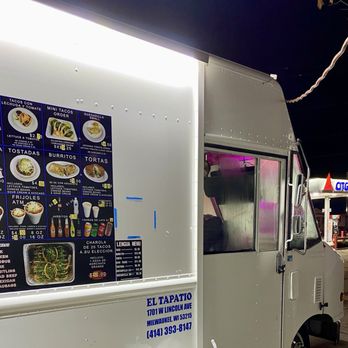 El Tapatio Taco Truck - A Beacon In the Night - Food Trucks Near Me - Milwaukee, Wisconsin El Tapatio Taco Truck - A Beacon In the Night - Food Trucks Near Me - Milwaukee, Wisconsin