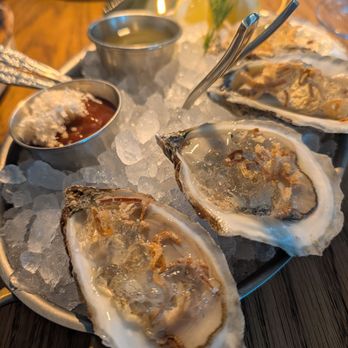 Credence - Dressed oysters - New American Near Me - Houston, Texas