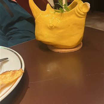 JNčQUOI - The "Ganda" drink.  Ganda in Hindi means Rhinoceros. Very strategic aesthetic for the drink!! - Asian Fusion Near Me - Lisbon, 11