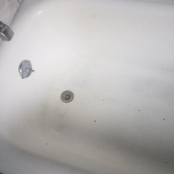 Miracle Method Surface Refinishing - The before, our tub really wasn't in that bad a condition, that's why we thought refinishing might be a good idea. - Refinishing Services Near Me - Rochester, New York