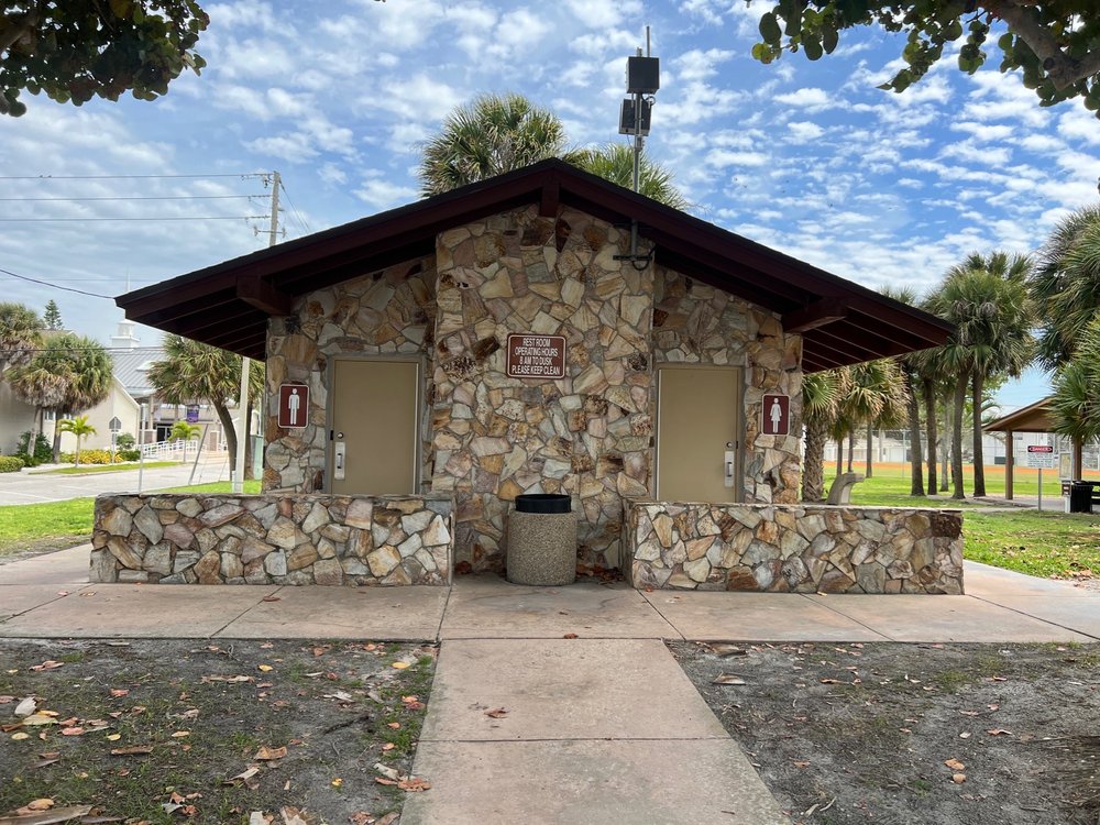 HURLEY PARK Updated September 2024 1500 Pass A Grille Way, Saint