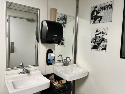 Moonlight Diner by null