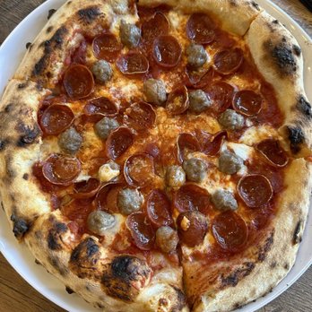 Sylvia Pizza - Pizza Near Me - San Marcos, Texas