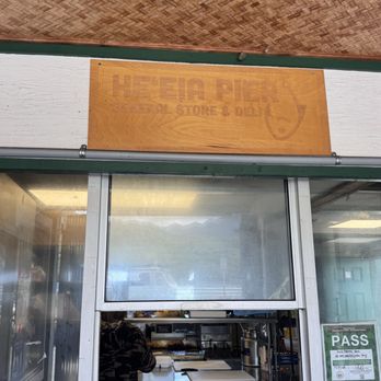 He’eia Pier General Store & Deli - Outside pick up window - Convenience Stores Near Me - Kaneohe, Hawaii