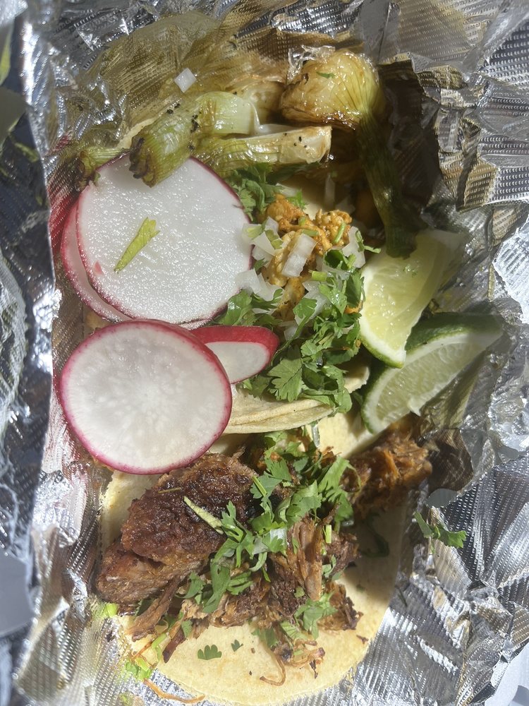 Tienda & Taqueria