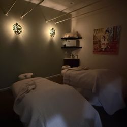Ihealing Thai Massage and Cupping - Super clean and comfy warm beds
