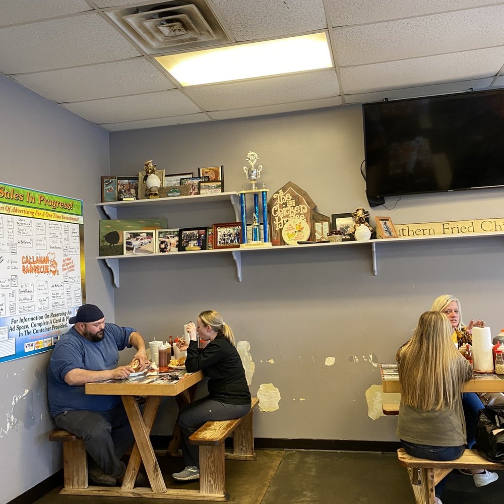 Callahan Barbecue - two people eating at a table - Barbeque Near Me - Callahan, Florida