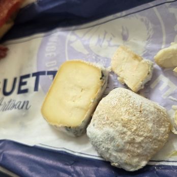 Boulangerie Julien - Moldy cheese 8n my sandwich - Bakeries Near Me - Paris, 75 Boulangerie Julien - Moldy cheese 8n my sandwich - Bakeries Near Me - Paris, 75